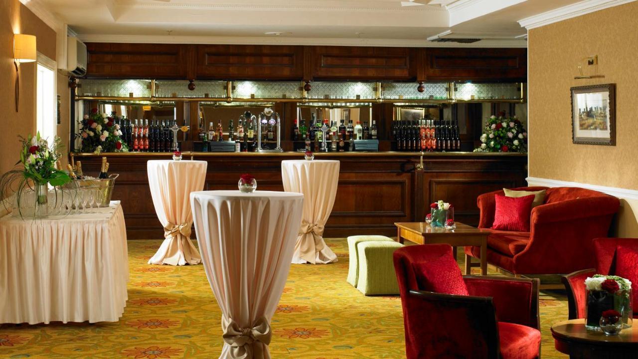 Hollins Hall Hotel, Golf & Country Club Bradford  Dış mekan fotoğraf